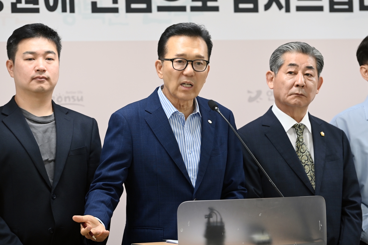 재선에 성공한 이재호 연수구청장이 중단 없는 발전을 강조하며 민선 9기 출범을 위한 준비에 돌입한다